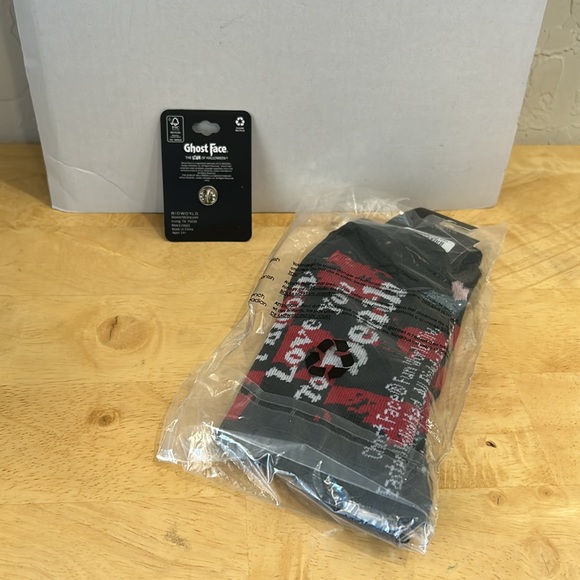 Scream Ghost Face Chibi Bundle: Enamel Pin and Crew Socks - Picture 8 of 16